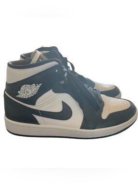 Nike Women's Air Jordan 1 Mid Basketball Shoes or daywear, sz 8.5, black & white